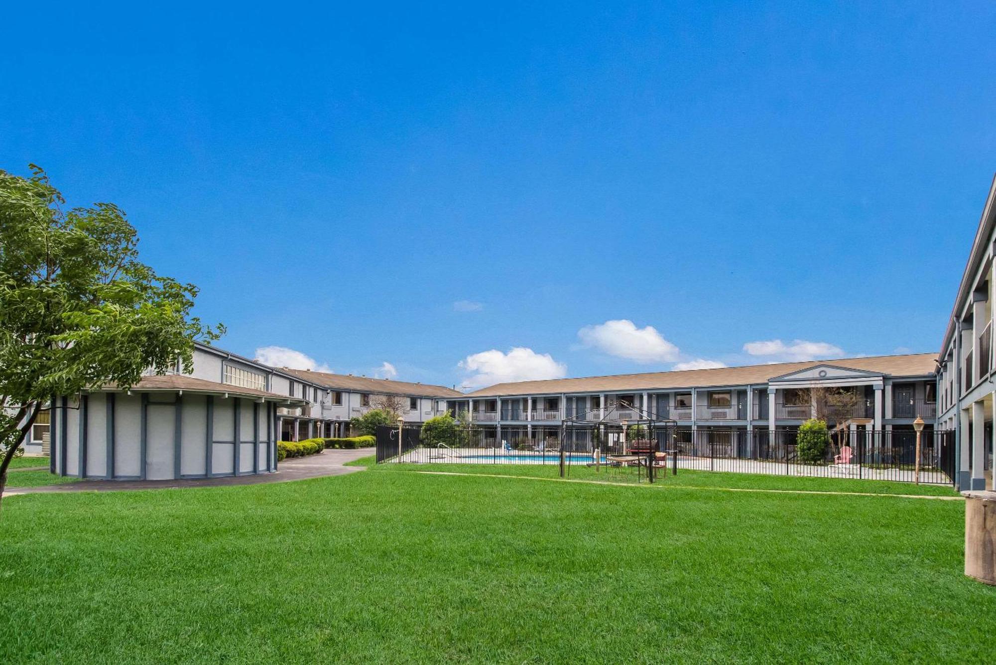 Rodeway Inn Conference Center 博蒙特 外观 照片